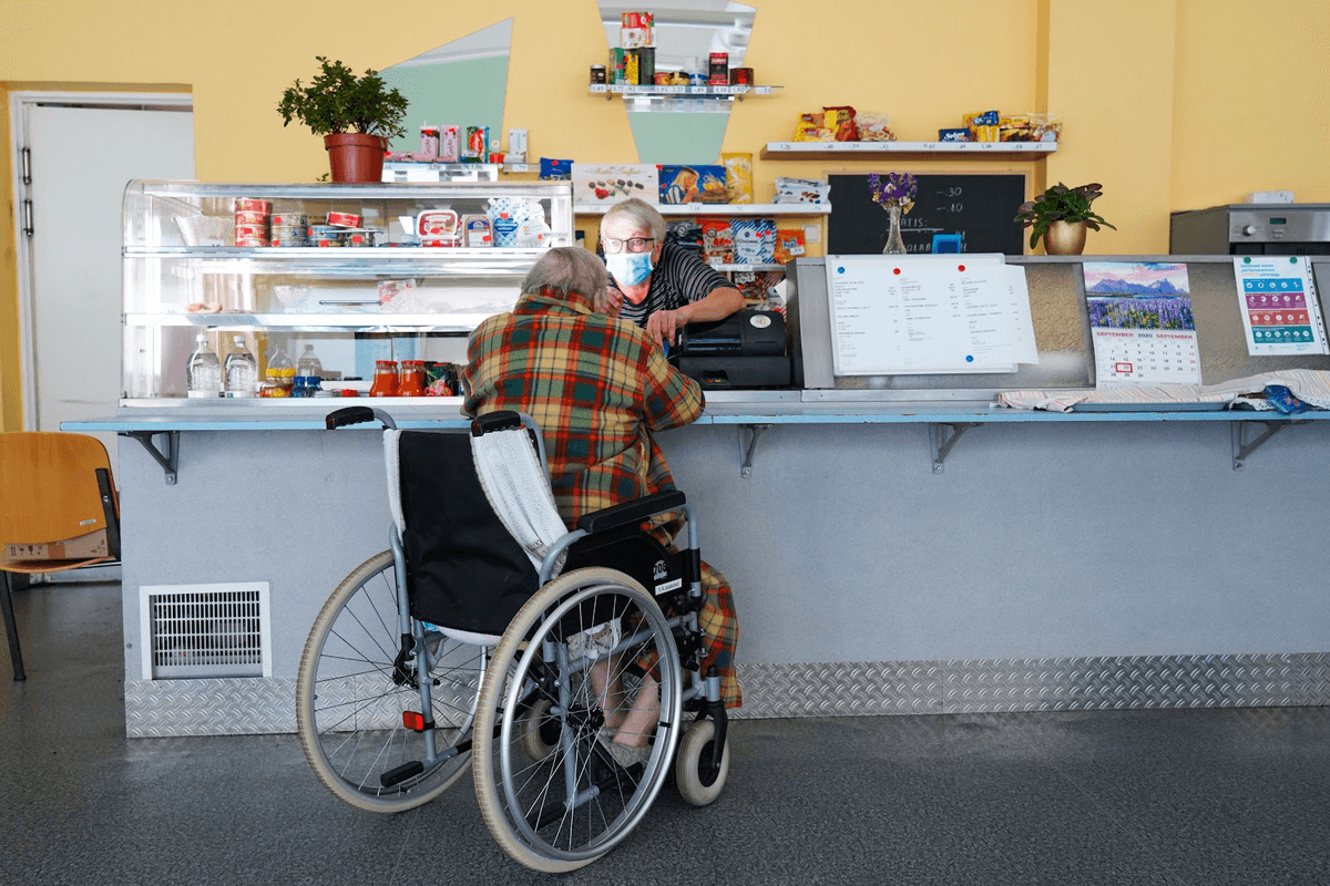 Kriitikale nulltolerants: linnavalitsuse invakomisjonist kutsuti tagasi liige, kes julges kaitsta puuetega inimeste huve