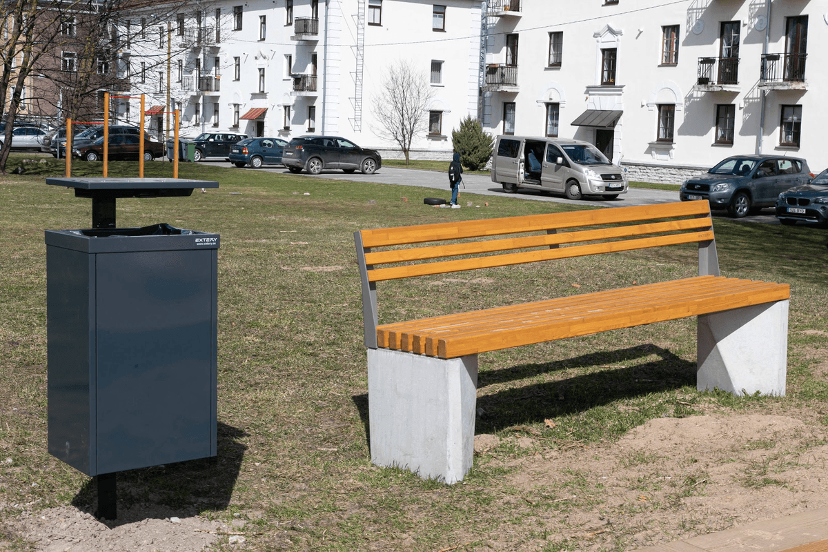 Tallinna linnavõimu äpardunud otsus: 2200 prügikasti asemel vaid 9 ja seda 46 000 euro eest